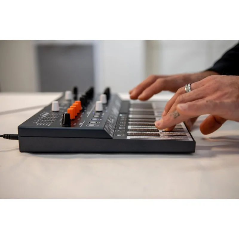 Arturia Arturia MicroFreak hybrydowy syntezator - zdjecie 3