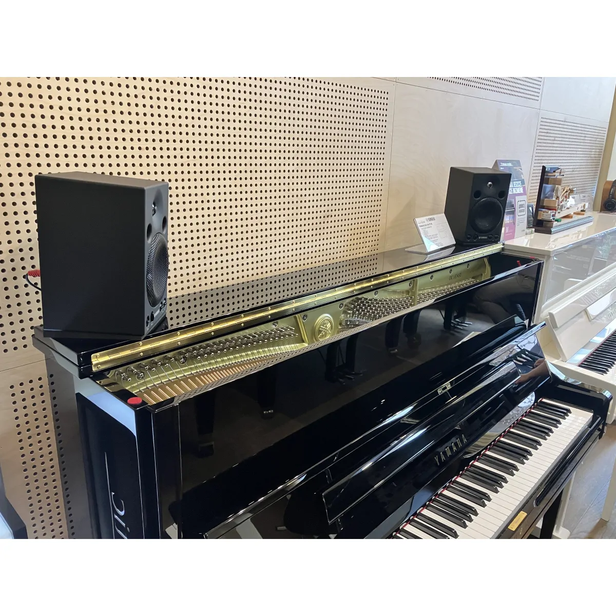 YAMAHA Yamaha DU1 EN PE pianino z systemem Disklavier - zdjecie 5