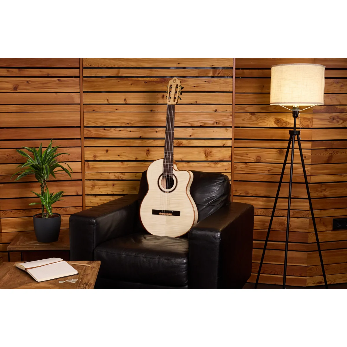 Ortega Ortega BRIDESUITECE Gitara Elektro-klasyczna Thinline
